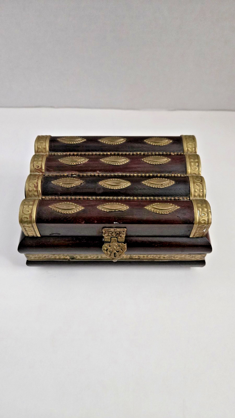 VTG Vintage Wooden Treasure Chest Box Small Jewelry Storage Brass Trim Latch